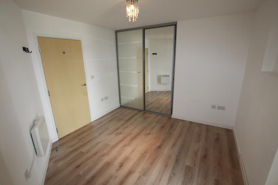 Apartment in Guildford - More