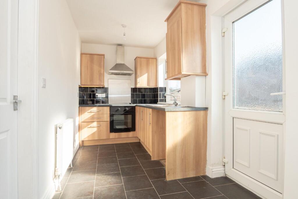 House in Leeds, Bradley Hill, Swinnow - View 3