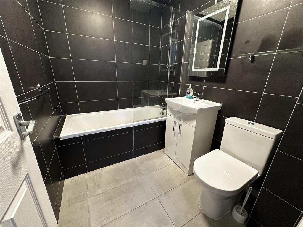 Apartment in Twickenham - More
