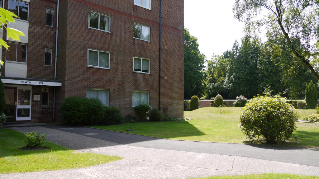 Apartment in Bournemouth, Branksome Park, Poole - View 2