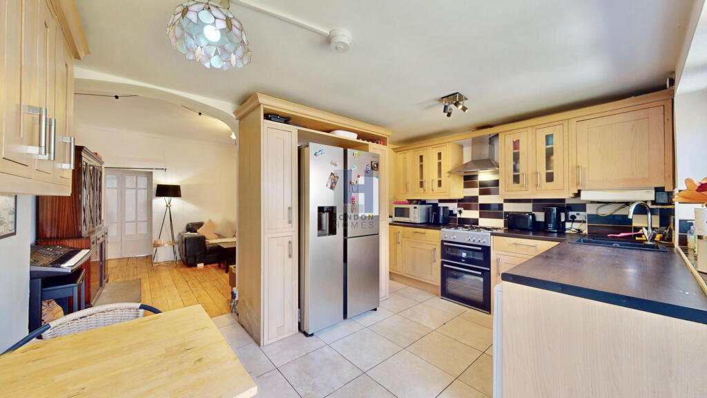 House in London - View 2