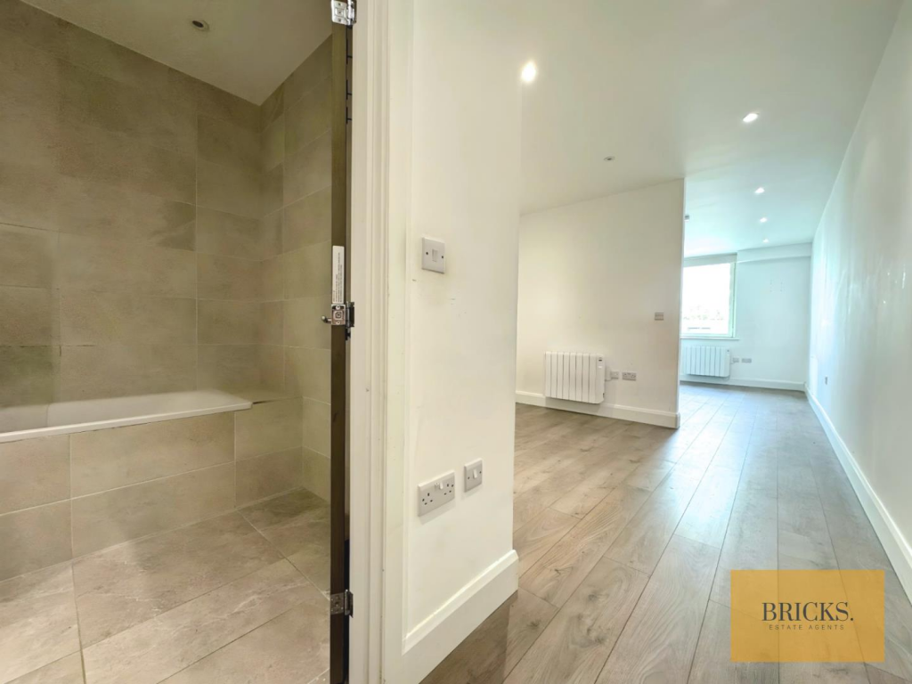 Main image of property: 26 Key Point, High Street, Potters Bar