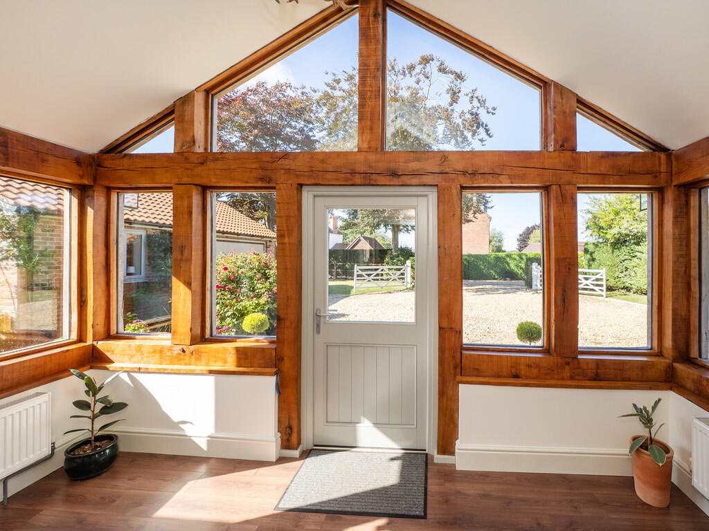 Chain Free Bungalow, Tittleshall photo 2