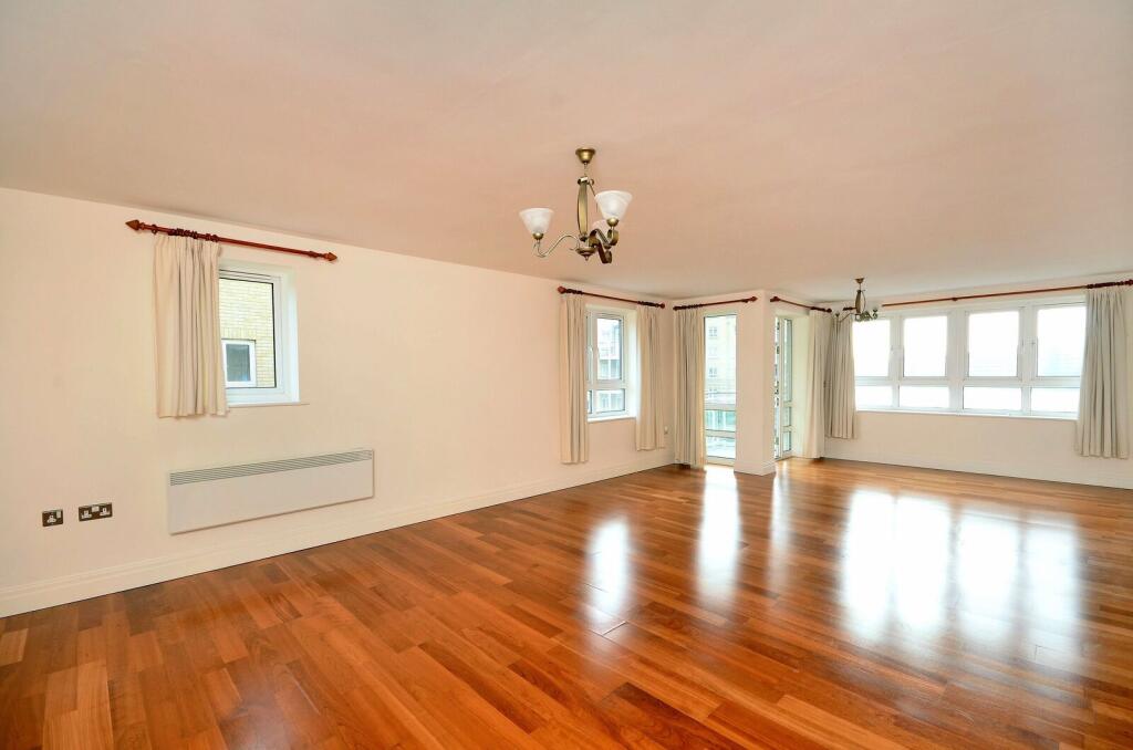 Main image of property: St Davids Square, Isle Of Dogs, London, E14