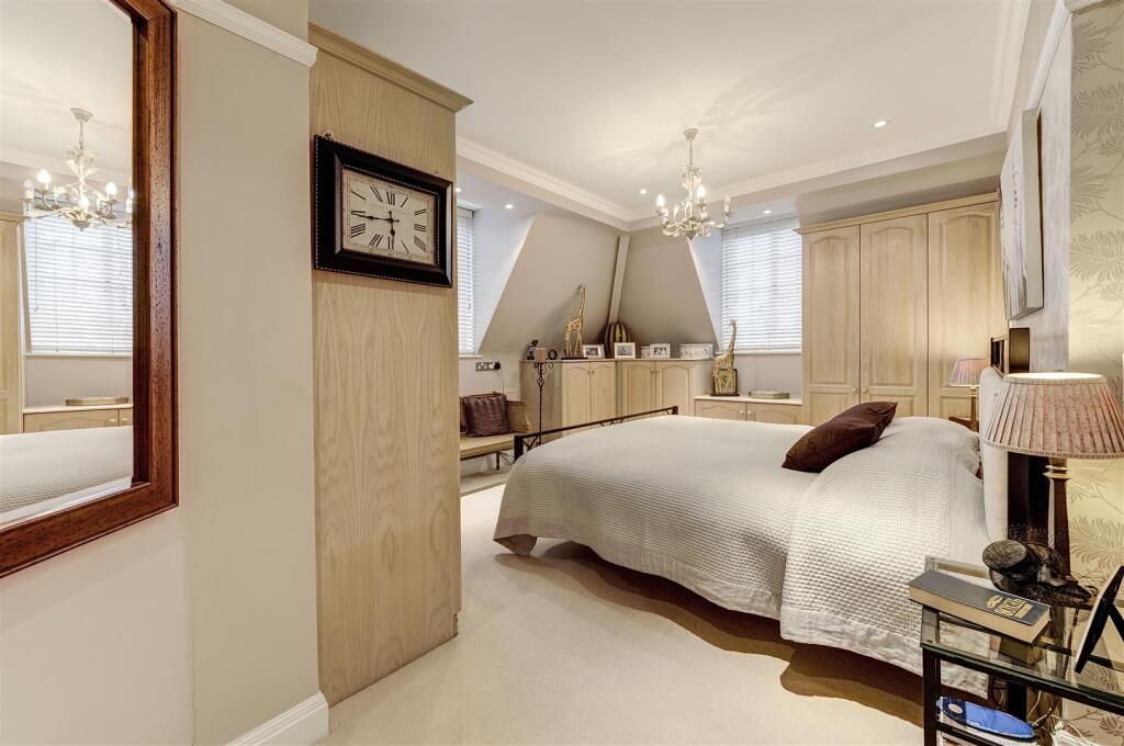 Apartment in London - More