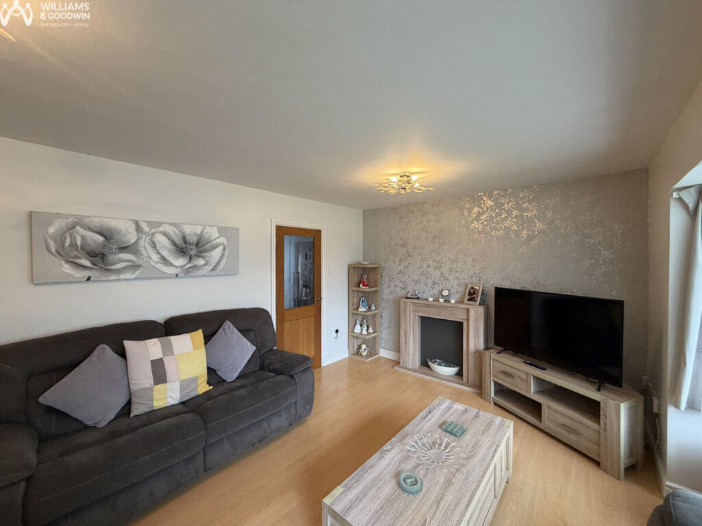 House in Llandudno, Llanddeiniolen - View 4
