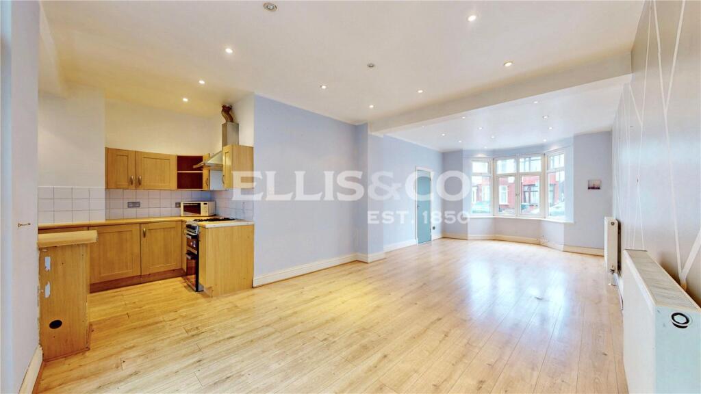 House in Harrow - View 5