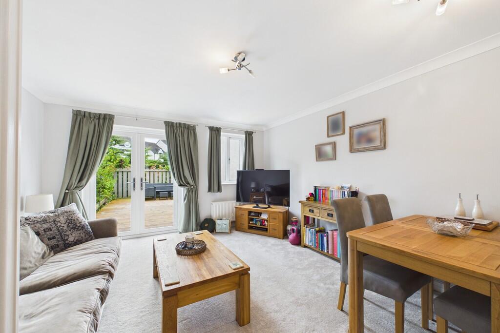3 Howe Gardens, Kendal, Cumbria,LA9 7PY photo 2
