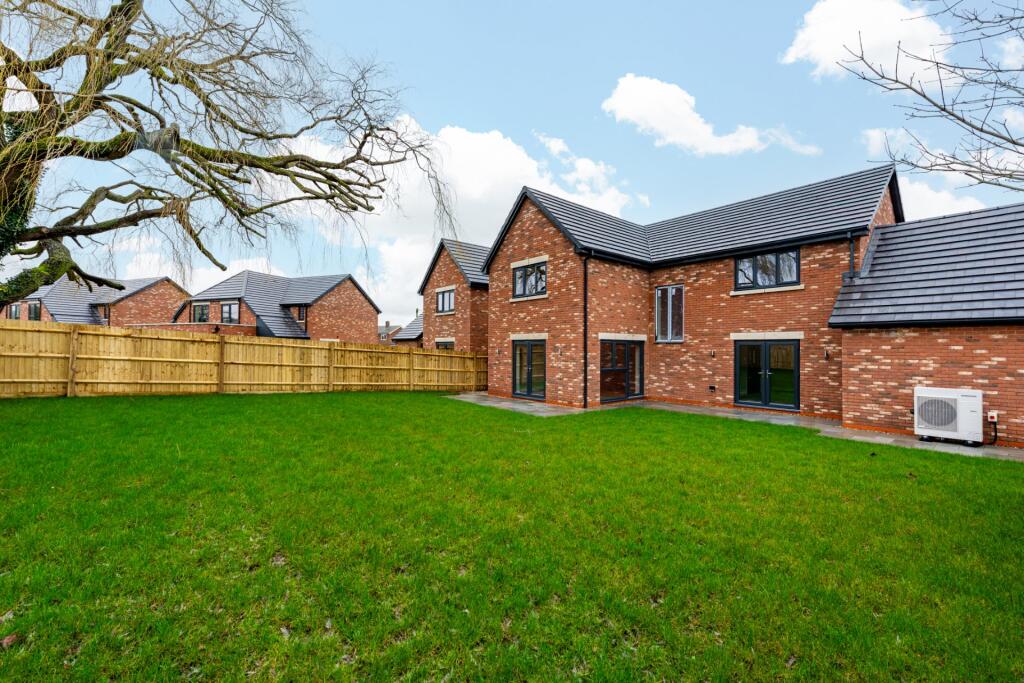 Main image of property: Raven Crescent, Westcott, Aylesbury, Buckinghamshire, HP18