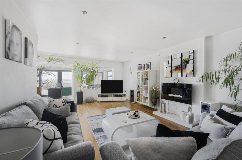 House in Peacehaven - View 3