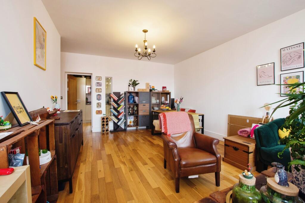 Apartment in Nottingham - More
