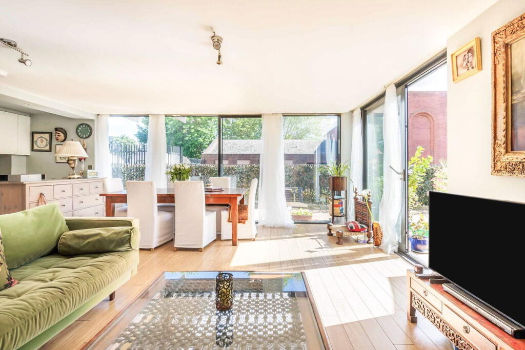 Main image of property: Bazalgette Court, London, W6 9AG