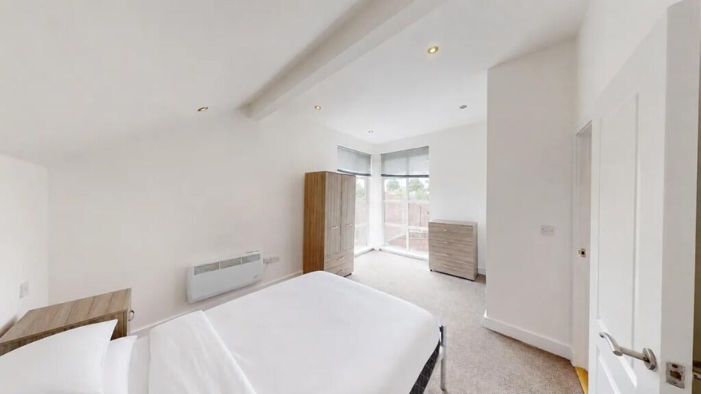 Apartment in Manchester - View 5