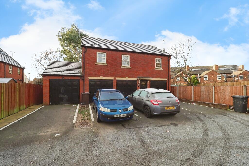 2-bed flat on Harrington Street, Derby, DE23, £110,000