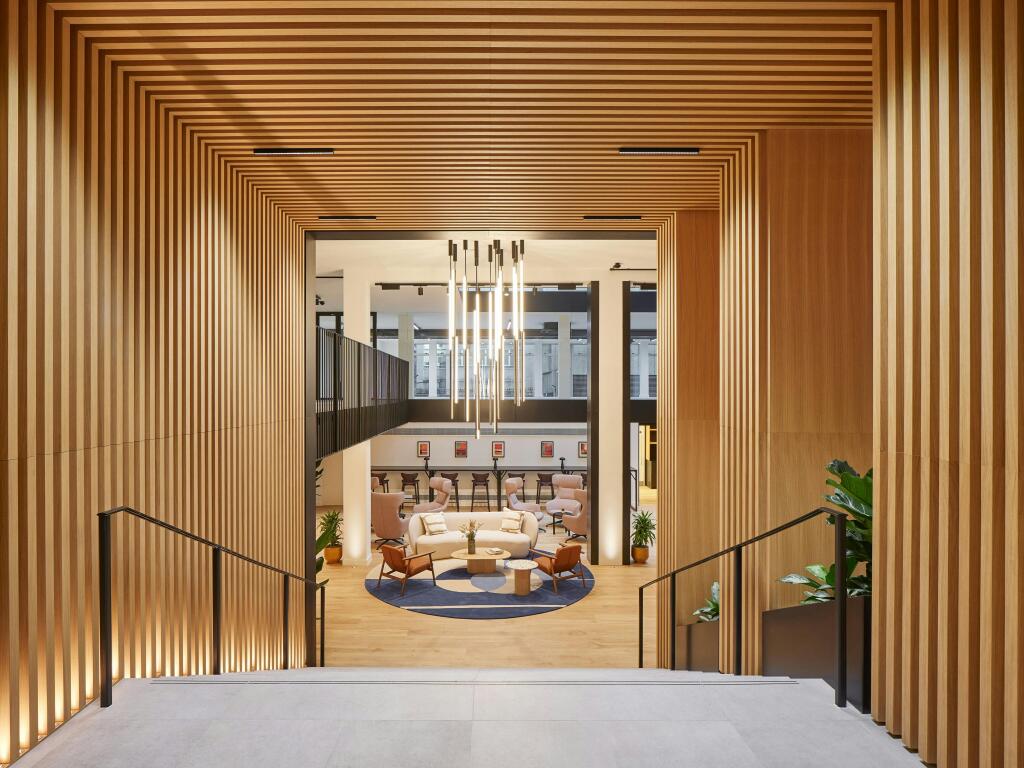 15 fitzroy entrance.jpg