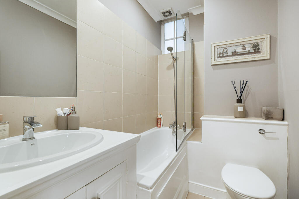 Apartment in London - More
