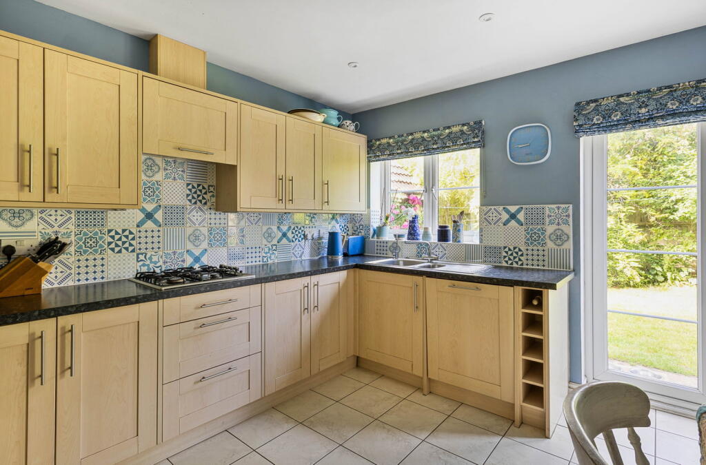 Bluebell Mead, Corsham, SN13 9FS - View 3