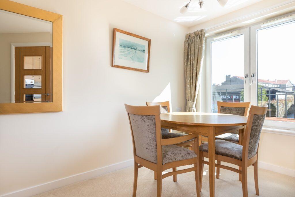 Apartment in Glasgow - View 4