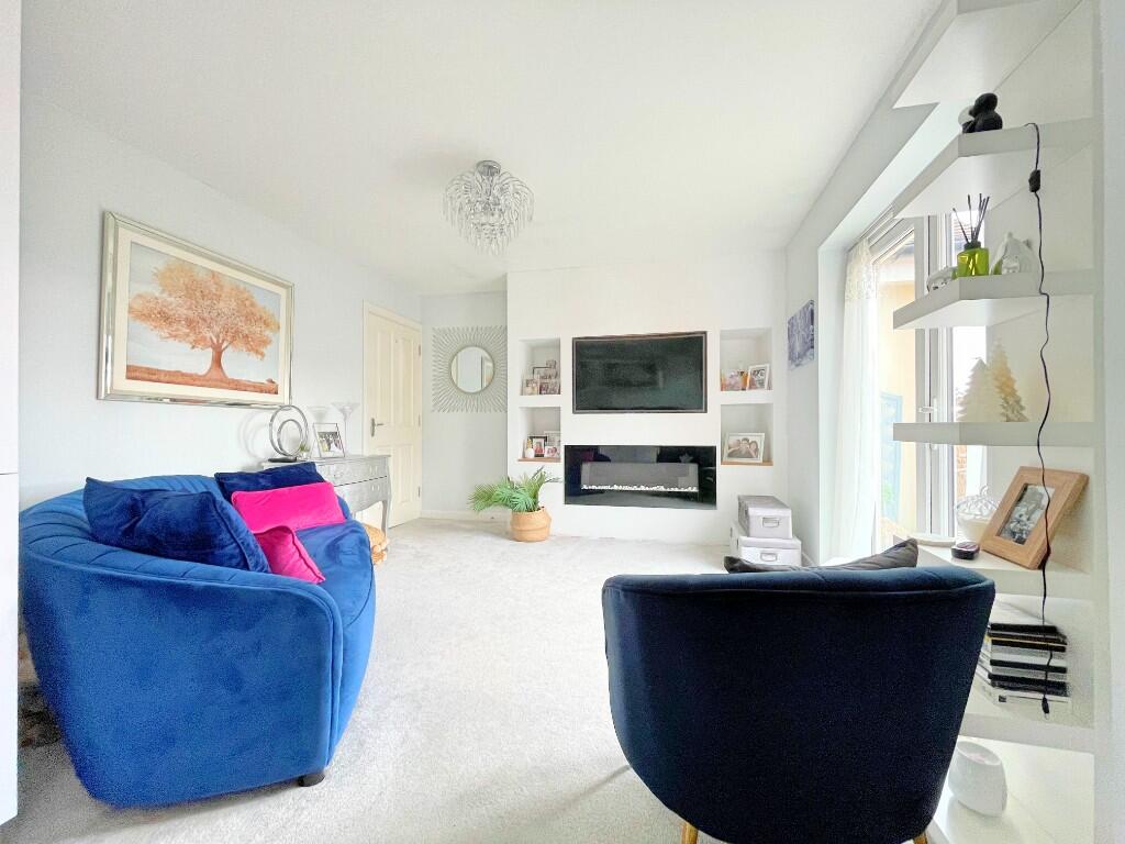 Bokhara Close, TIPTREE photo 3