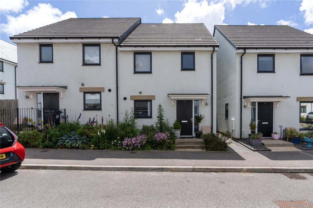 3-bed semi-detached on Centenary Way, Penzance, TR18, £315,000