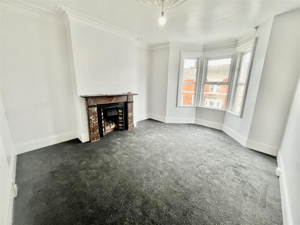 Apartment in Newcastle upon Tyne, Tyne and Wear - View 2