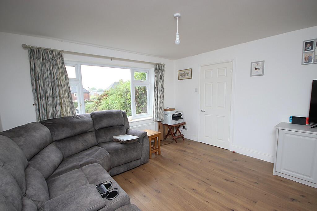House in Horsham, Tedfold, Billingshurst - More