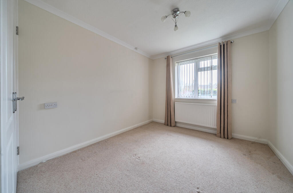 Apartment in Reading - View 4