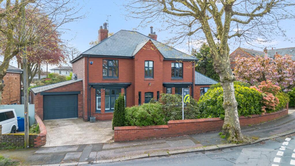 Main image of property: West Avenue, Stockton Heath, WA4