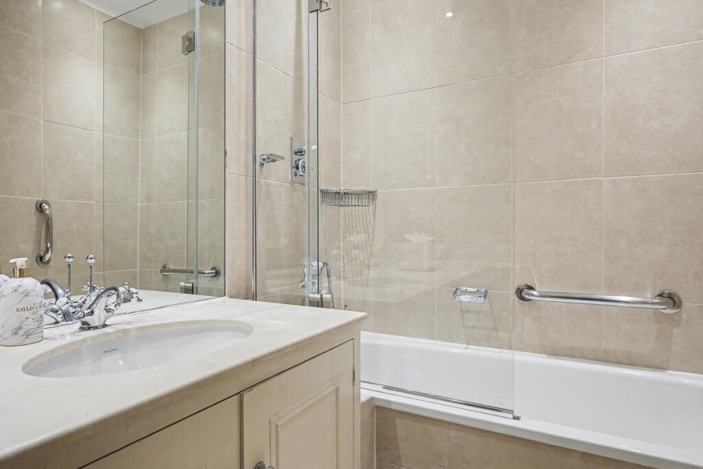 4 bedroom apartment for rent