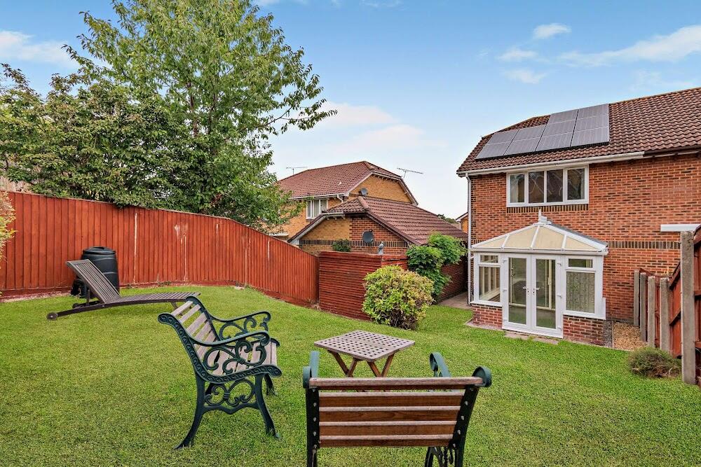 Lytchett Drive, Broadstone, BH18 photo 2