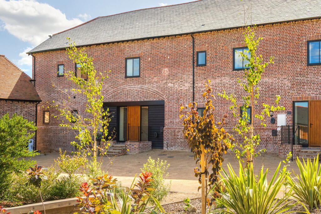 House in Canterbury - View 2