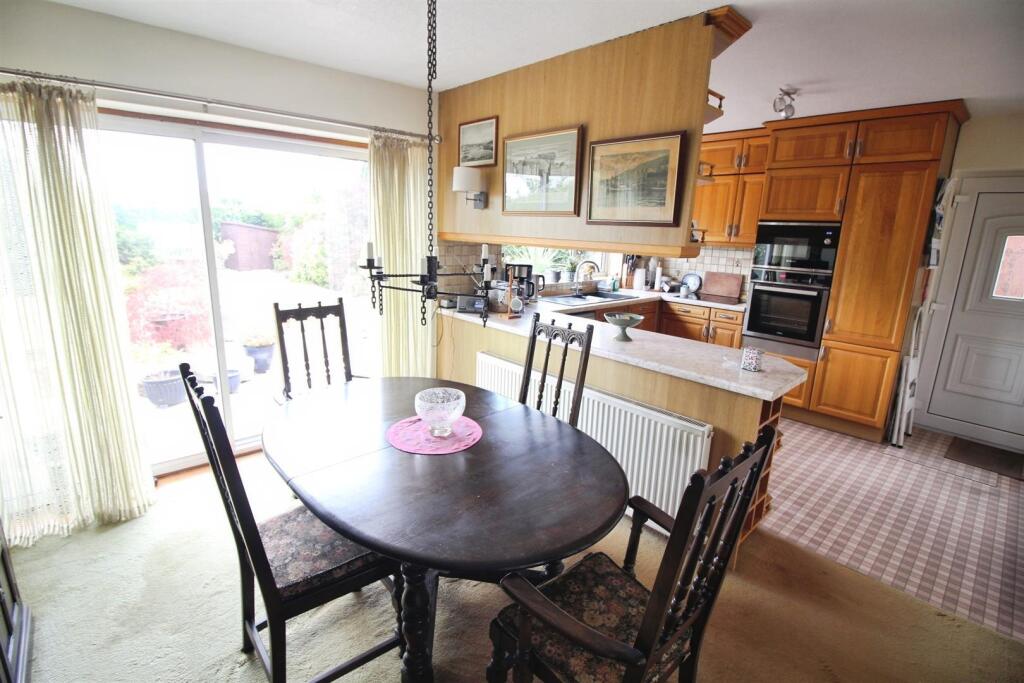 House in Leeds, South Milford - View 3