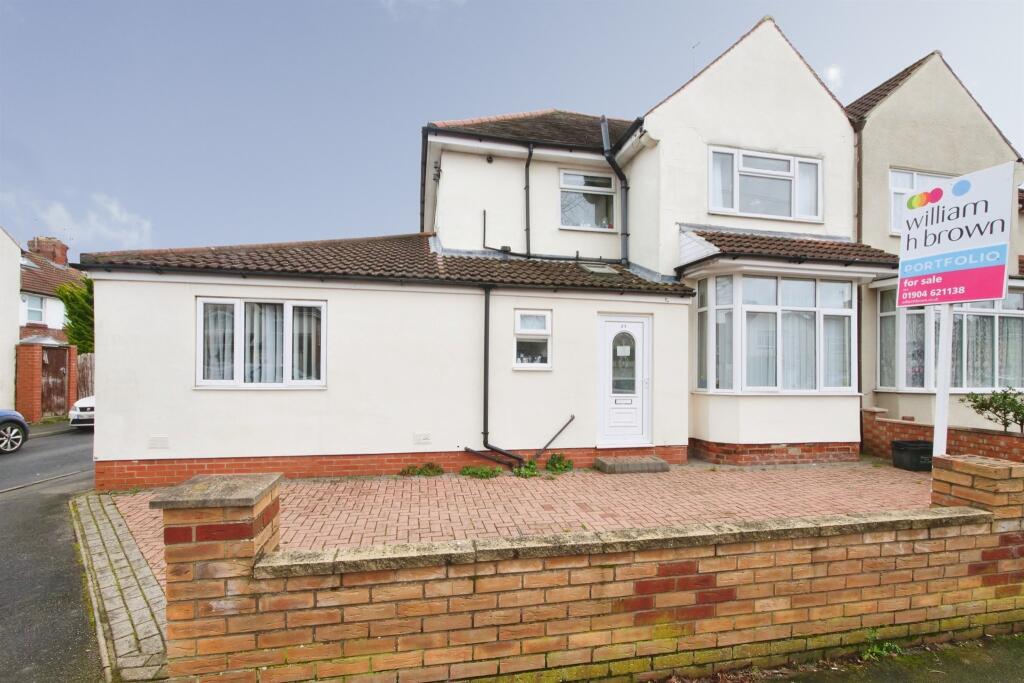 Main image of property: Fifth Avenue, York