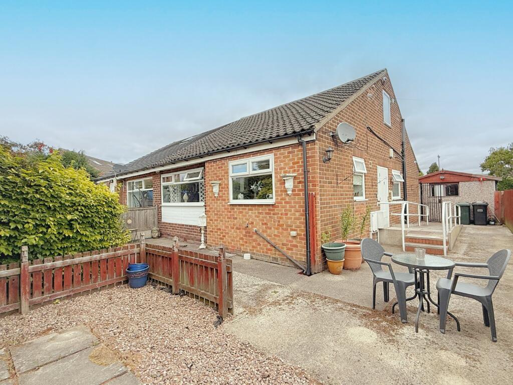 3-bed house on Cleckheaton Road, Low Moor, Bradford, BD12, £195,000