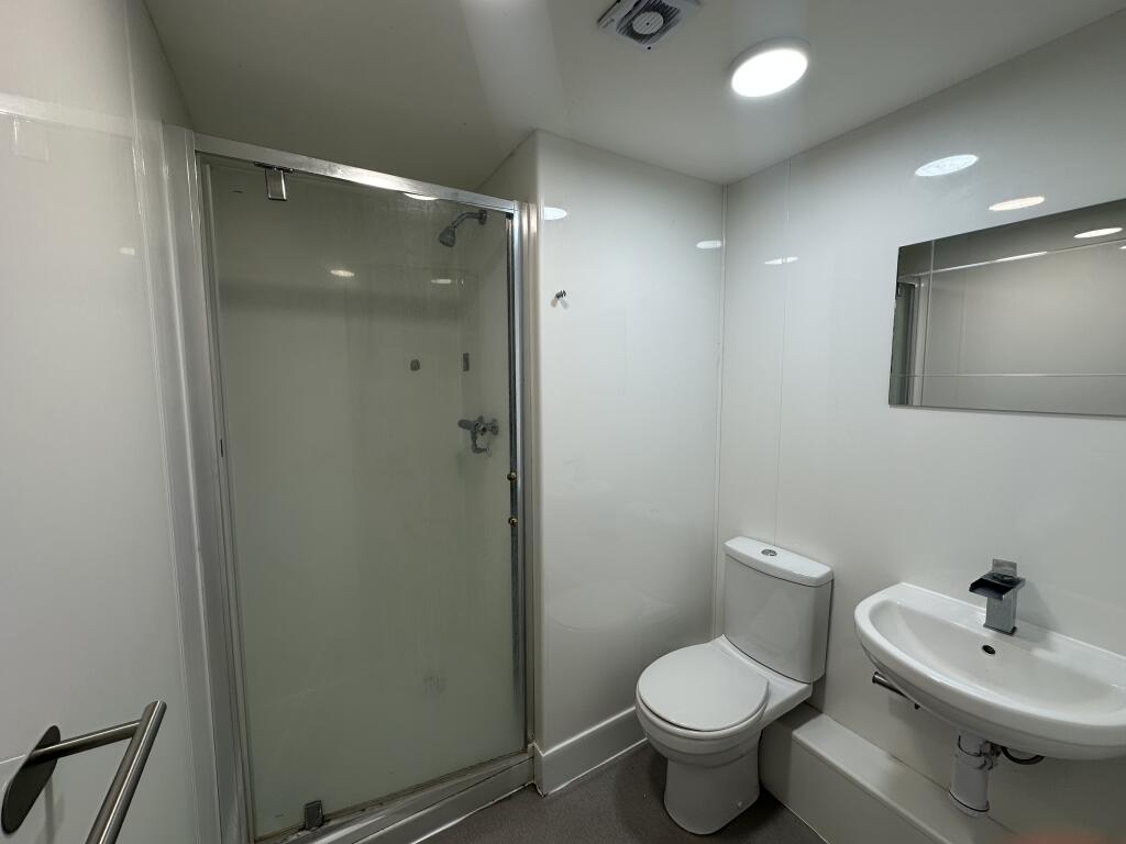 Apartment in Huddersfield - View 5