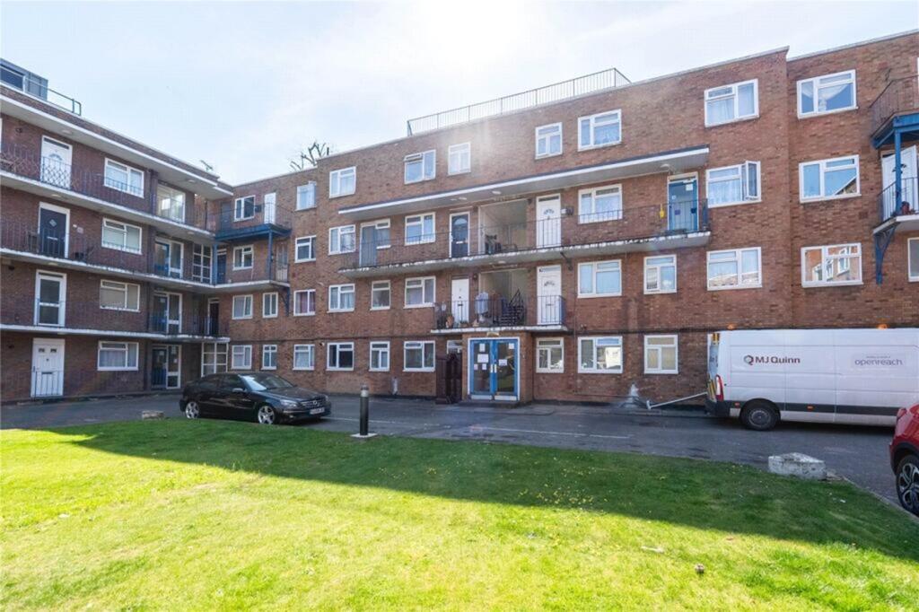 Main image of property: Viceroy Court, Dunstable, Beds