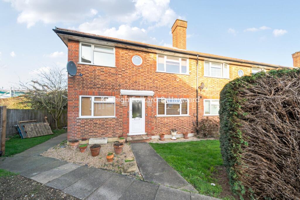 Main image of property: East Close, Cockfosters, London, EN4