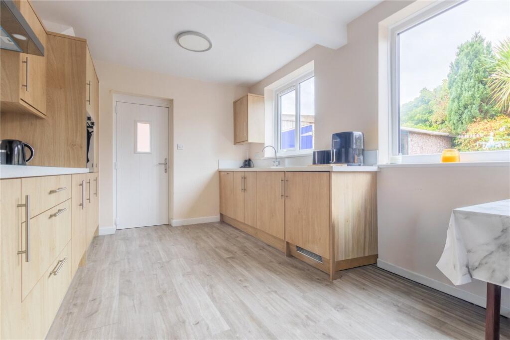 House in Oldham, Greater Manchester - View 5