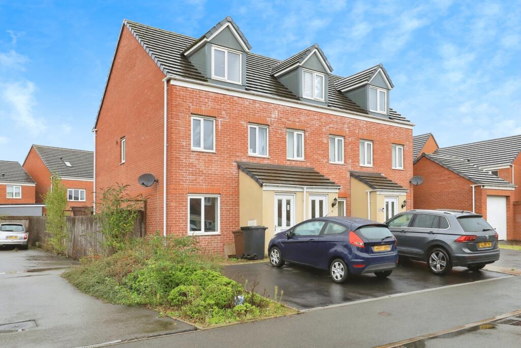 3-bed terraced on Leconfield Wharf, Wolverhampton, West Midlands, WV2, £210,000