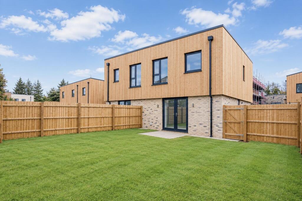 3 Bedroom New Home with Large Garden in Bruton - Ideal for First Time Buyers photo 2