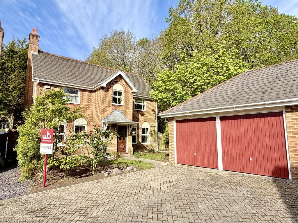 4-bed detached on Twin Oaks Close, Broadstone, £499,950