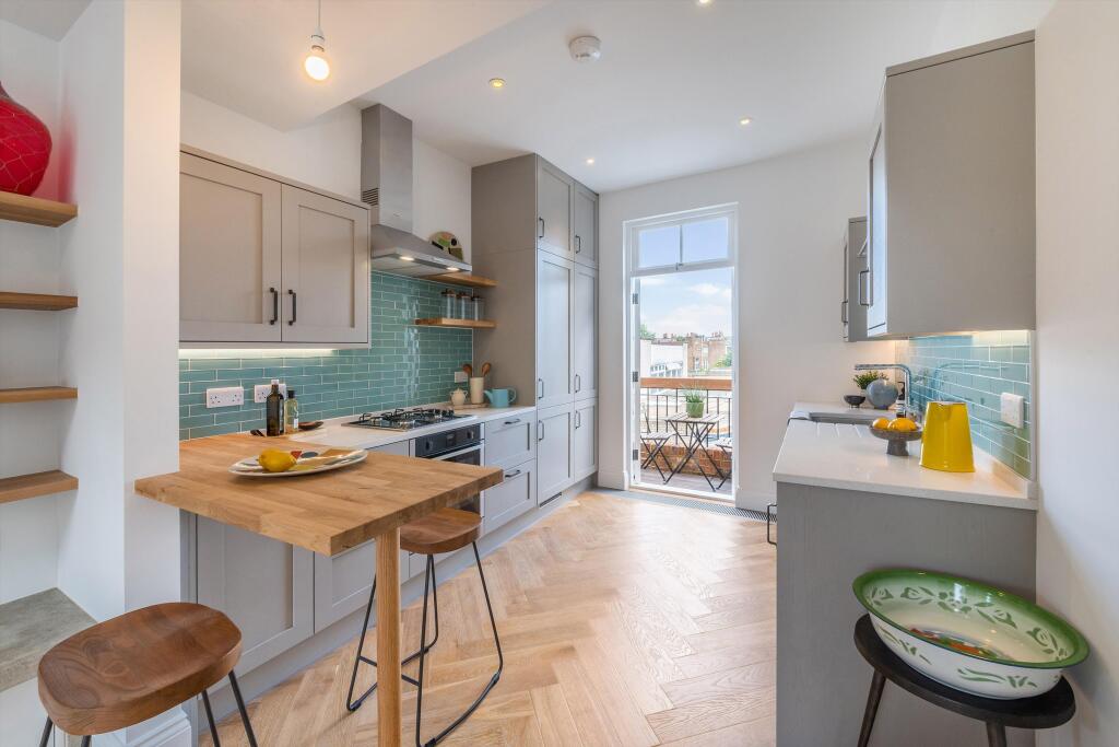 Apartment in London - View 3