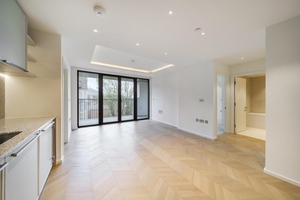 Main image of property: Farnfield Close London N8