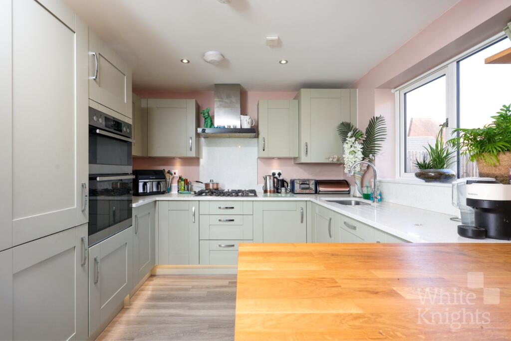 Mayflower Meadow, Spencers Wood, Reading, Berkshire, RG7 1YD photo 3