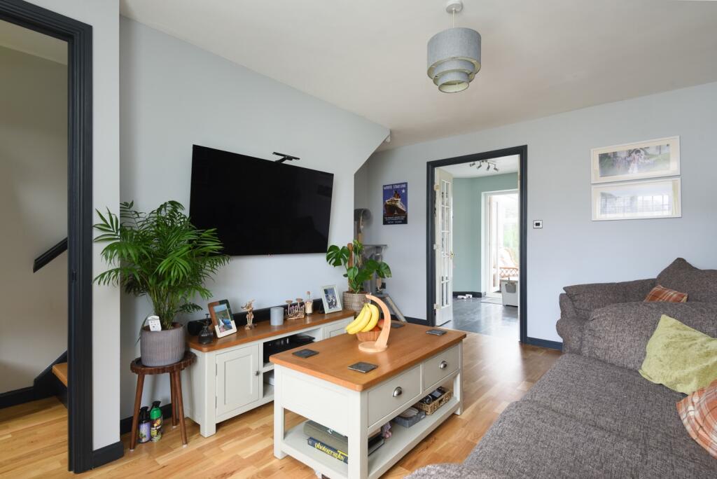 Gordon Close, Ashford photo 4
