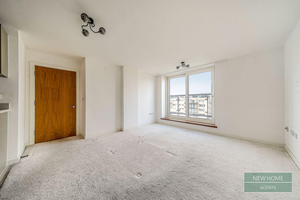 Apartment in Cardiff, Grangetown - View 4