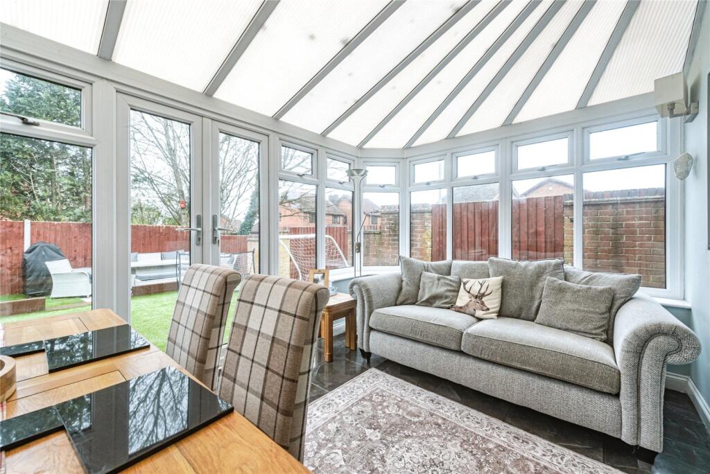 Balmoral Way, Basingstoke, Hampshire, RG22 photo 4