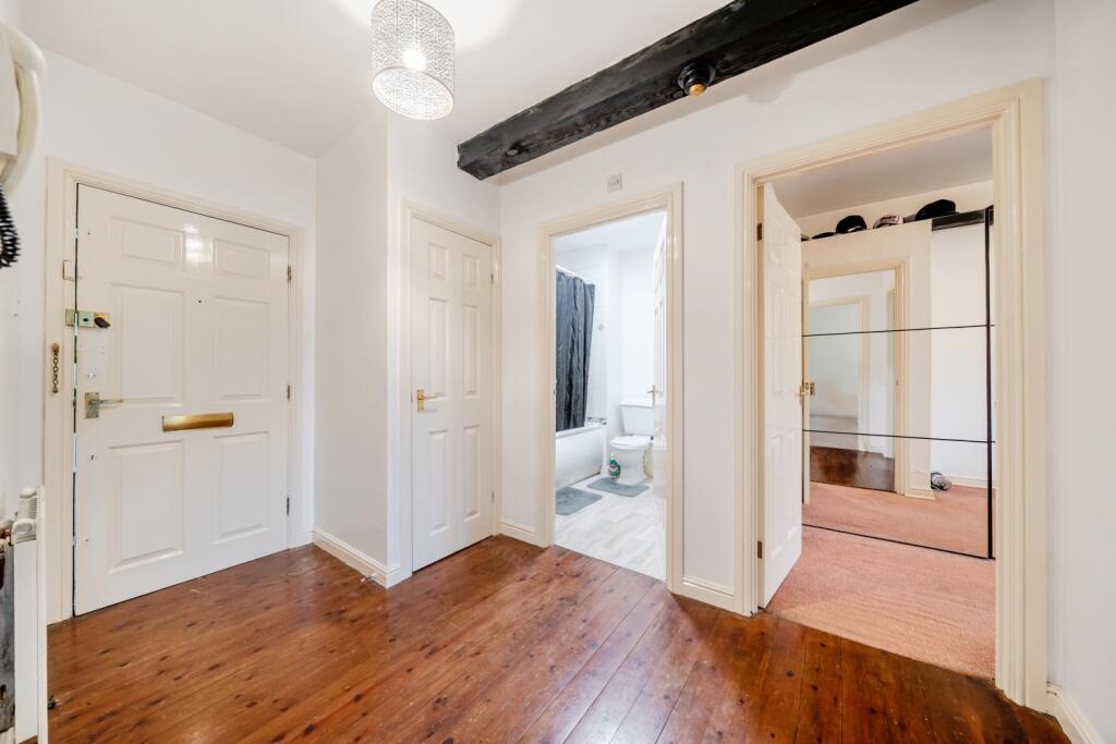 Apartment in Calderdale, West Yorkshire - View 4
