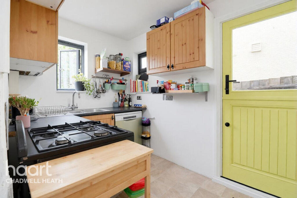 House in Romford - View 4
