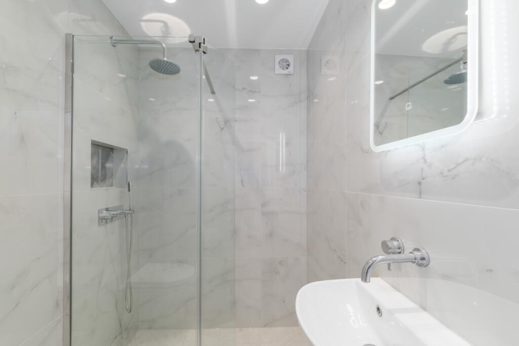 House in London - View 4